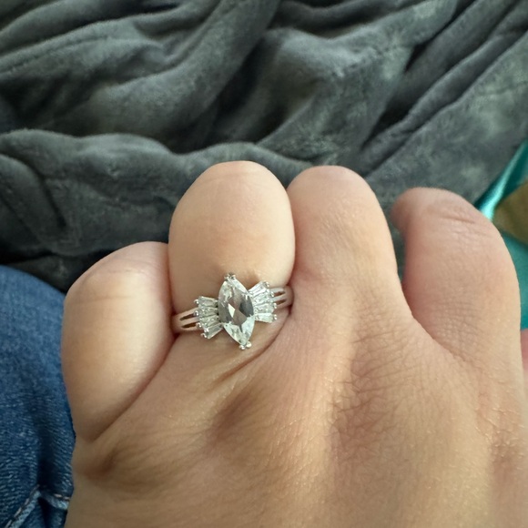 Ring - Picture 2 of 5